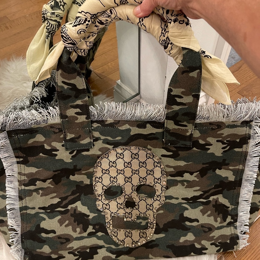 Amazing authentic handmade bag surrounded by swarovski crystals! Stunning